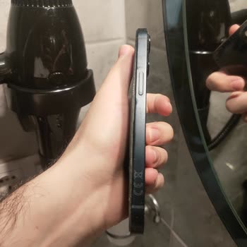 İPhone 13 Batarya Şişmesi Ve Güvenlik Riski Nedeniyle Apple'dan Ücretsiz Değişim Talebi