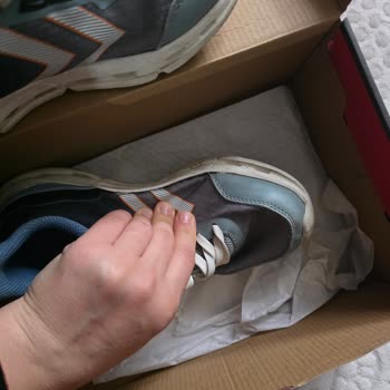 Deichmann’da Satın Alınan Hummel Ayakkabının Kısa Sürede Açılması Ve Su Alması