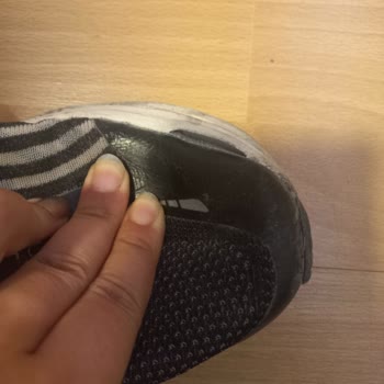 Lumberjack Spor Ayakkabısında Kısa Sürede Burun Açılması Ve İç Yırtılma Değişim Talebi