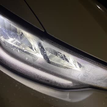 Volkswagen Golf Farında Yoğun Buhar Ve Su Birikimi, Garanti Kapsamında Değişim Talebi