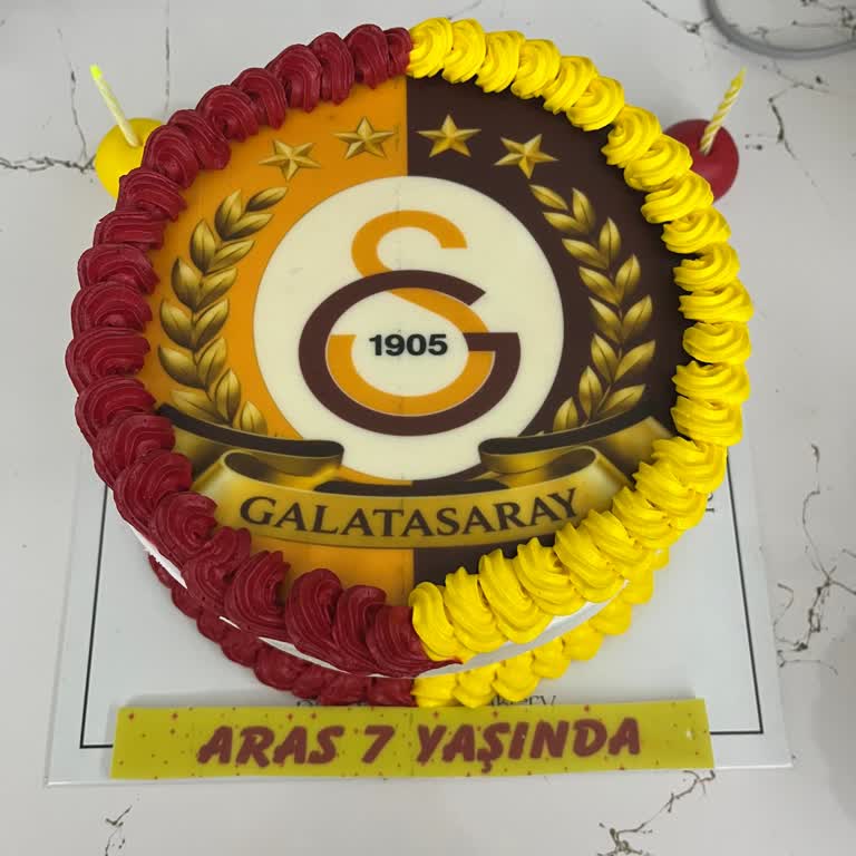 Yanlış Galatasaray Logoslu Doğum Günü Pastası, Cevapsız Şikayet