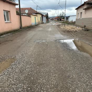 Bergama Belediyesi'nden Kadıköy Köy İçi Yolunun Asfalt Yenilenmesi Ve Çukurların Onarılması Talebi