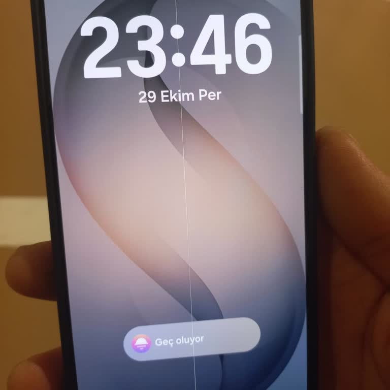 Media Markt Mağazasında Samsung Galaxy S25 FE Telefonunda Ekran Çizgisi Ve Hızlı İade Talebi