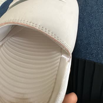 Nike Terlikte Üretim Hatası Ve Ücretsiz Değişim İsteği
