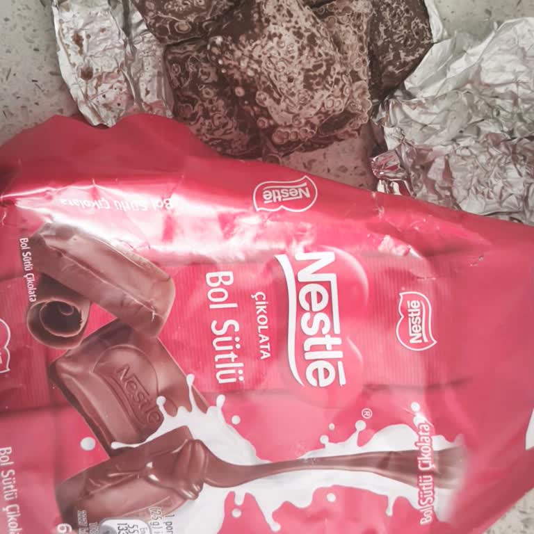 Son Tüketim Tarihi Geçmemiş Nestle Çikolatasının Renk Ve Tat Bozukluğu