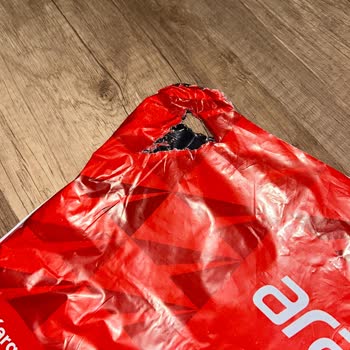 Aras Kargo’da Kitabımın Kapsamlı Hasarı Ve Ciddiyetsiz Teslimatı