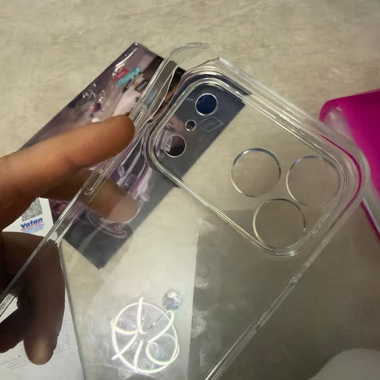 Kısa Sürede Kırılan Şeffaf İPhone Kılıfı İçin Ücretsiz Değişim Talebi