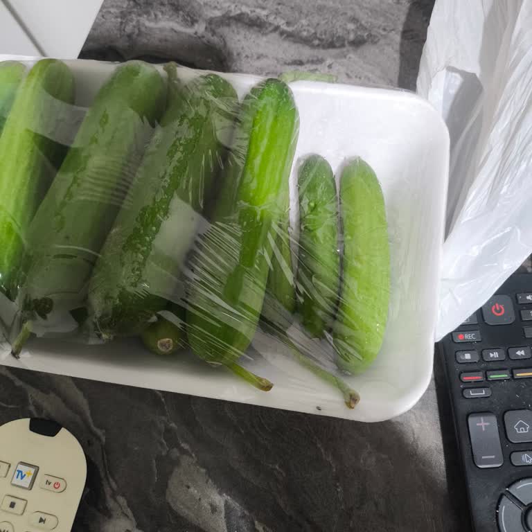 Migros Mağazasında Çengelköy Salatalığının Yanıltıcı Ambalajı
