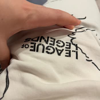 Bershka Eşofmanın Küçük Cep Tasarımı Telefonumu Düşürdü