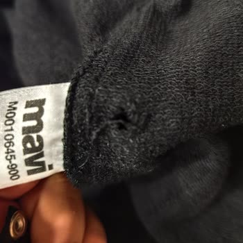 Mavi Jeans Eşofman Altında Düğme Kopması Ve Kalite Kontrol Sorunu