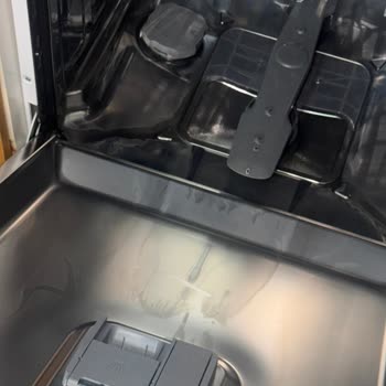 Ayıplı Arçelik Bulaşık Makinesi Kirli Çıktı, Çelik Ürünler Paslandı