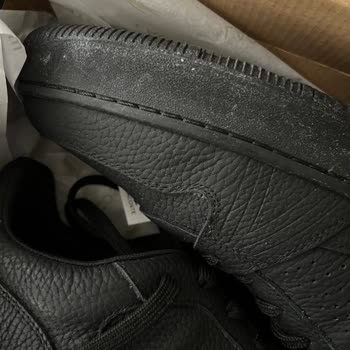 Etiketi Çıkarılmış Ve Kirli Gelen Lacoste Ayakkabı İçin Çözüm Talebi