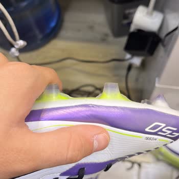 Adidas F50 Messi Kramponu Kısa Sürede Çatladı, Değişim İstiyorum