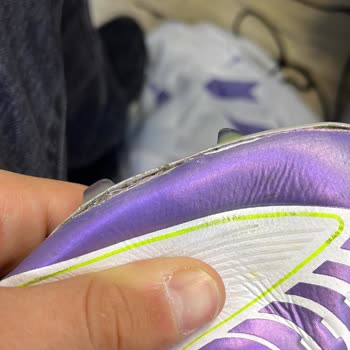 Adidas F50 Messi Kramponu Kısa Sürede Çatladı, Değişim İstiyorum