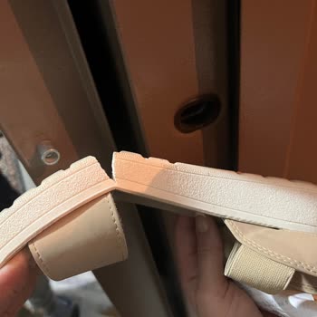 FLO Sandaletinde Üretim Kaynaklı Taban Yırtılması Ve İade Talebi