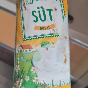 Migros Sanal Market'te Yörsan UHT Süt Paketi Şişmiş Ve Küflü: Gıda Güvenliği Endişesi
