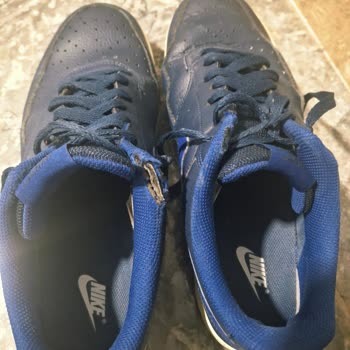 Nike Markalı Sneaker İç Kısmındaki Yırtılma Ve Aşınma Nedeniyle İade Talebi