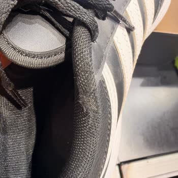 Kısa Sürede Yırtılan Adidas Ayakkabısı Ve İade Reddi