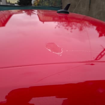 Volkswagen Jetta Modelinde Kırmızı Vernik Soyulması Ve Değer Kaybı Talebi