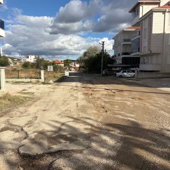 DSİ Köprüsü Çevresinde Asfalt Eksikliği Ve Yoğun Toz Sorunu