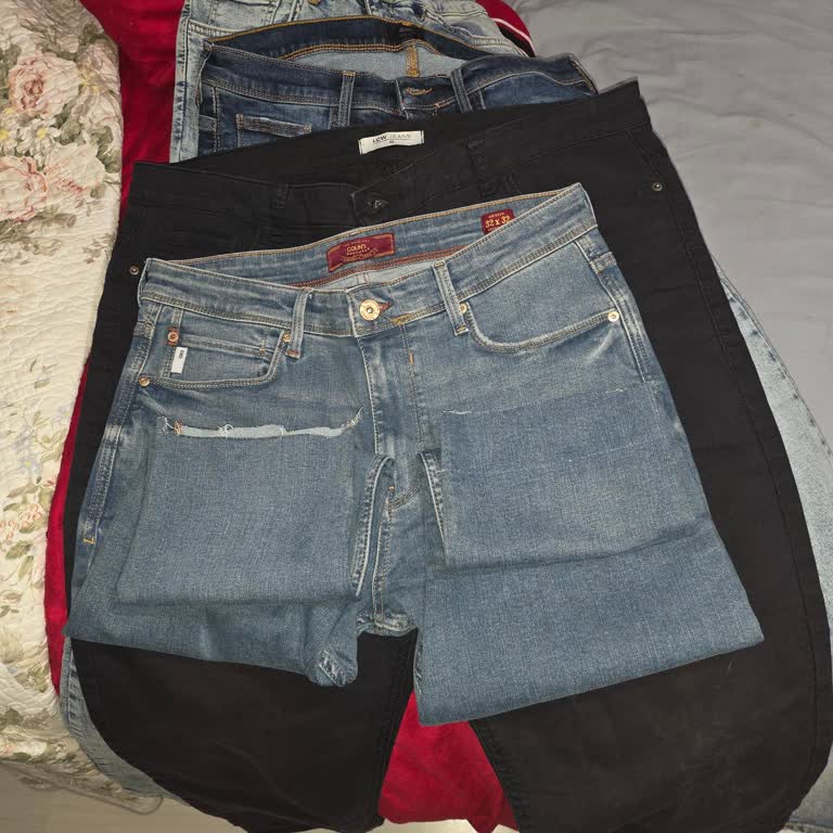 BRC Kargo'dan Gelen Yanlış Ve Defolu Kot Pantolonlar, 3000 TL İadesi Talebi
