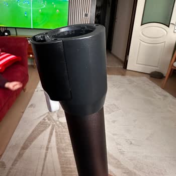 Philips 8000 Dikey Süpürgenin Boru Ucu Dönüyor, Ücretsiz Tamir Talebi