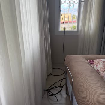 TTNET Kurulumunda Duvar Delikleri Gözardı Edildi, Kablolar Pencereden Geçirildi Ve Güvenlik Riski
