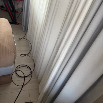 TTNET Kurulumunda Duvar Delikleri Gözardı Edildi, Kablolar Pencereden Geçirildi Ve Güvenlik Riski