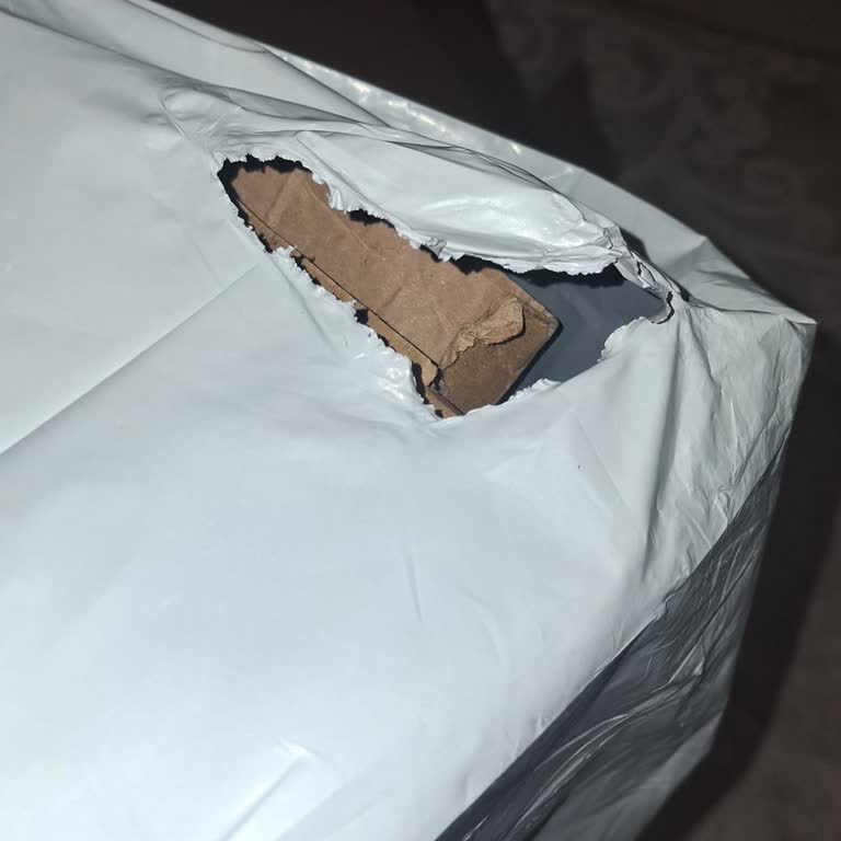 Hasarlı Kargo Ve Bilgisiz Bilgilendirme: Penti Ve Trendyol Express'ten Sorumluluk Reddi