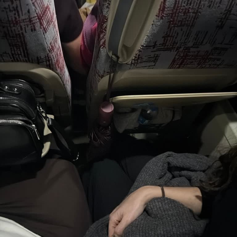 Gezipol İzmir Turunda Lüks Otobüs Sözü Yerine Midibüs Ve Yetersiz Rehberlik
