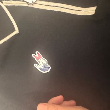 Lacoste Kazakta Gizli Defo Ve Etiket Sorunu, Hızlı Değişim Talebi