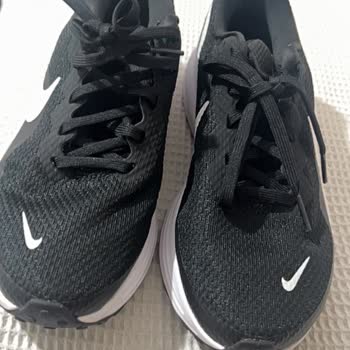 Nike Topuk Katlanması Nedeniyle Sağ Ayakta Ağrı, Mağazanın Kullanıcı Hatası İddiası Ve İade Talebi