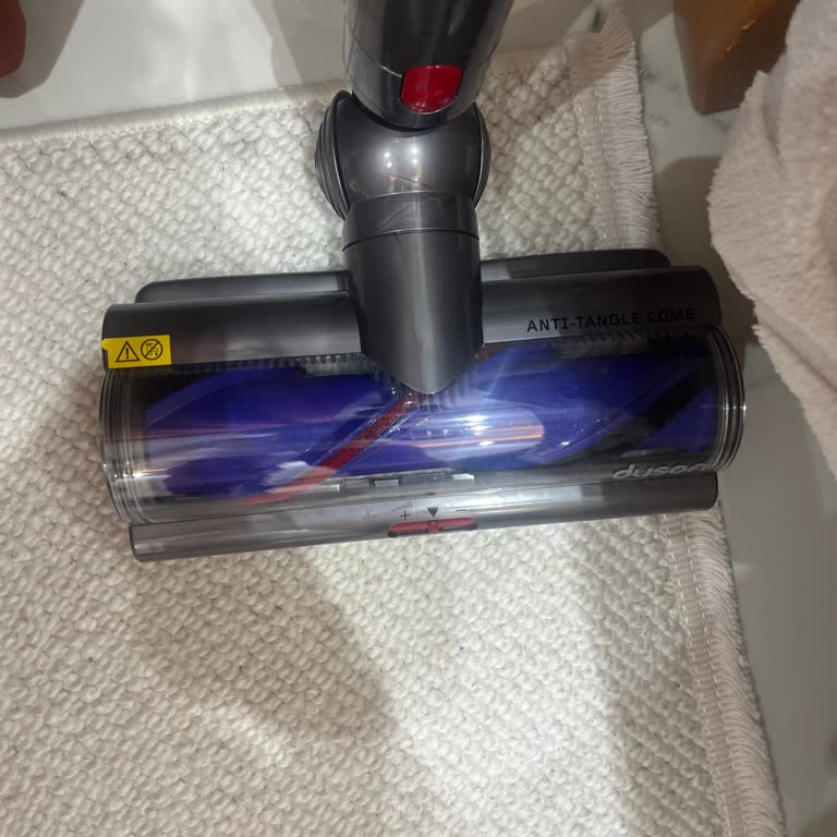 Dyson V15S Detect Submarine Modelinde Fluffy Optic Başlığının Eksik Olması