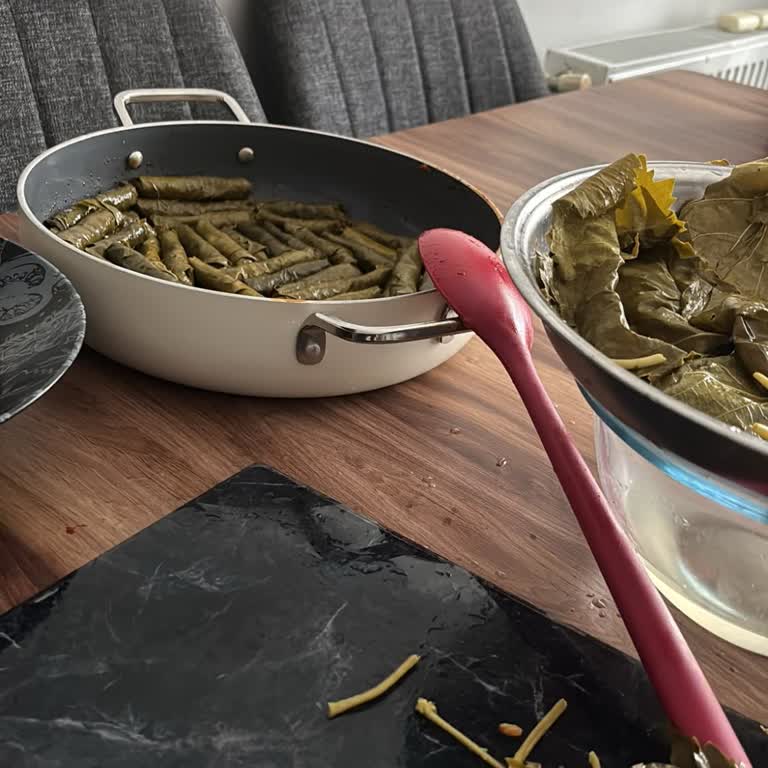Yanıltıcı Tanıtım Ve Kalitesiz Salamura Sarma Yaprağında 1100 TL İadesi Talebi