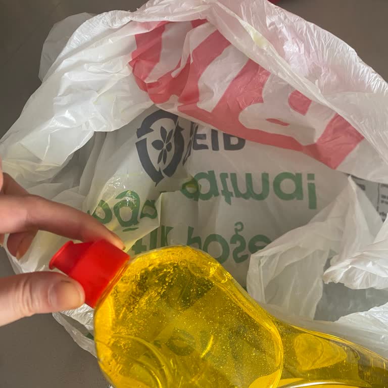 Yemeksepeti Üzerinden Gelen Siparişte Hasarlı Deterjan Ve Eksik Cips İçin Çözüm Talebi