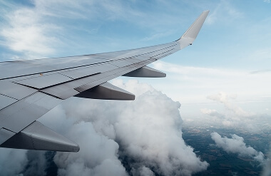 İndirimli Uçak Bileti Nasıl Alınır? Google Flights + Skyscanner ile 6 Adım (2025)